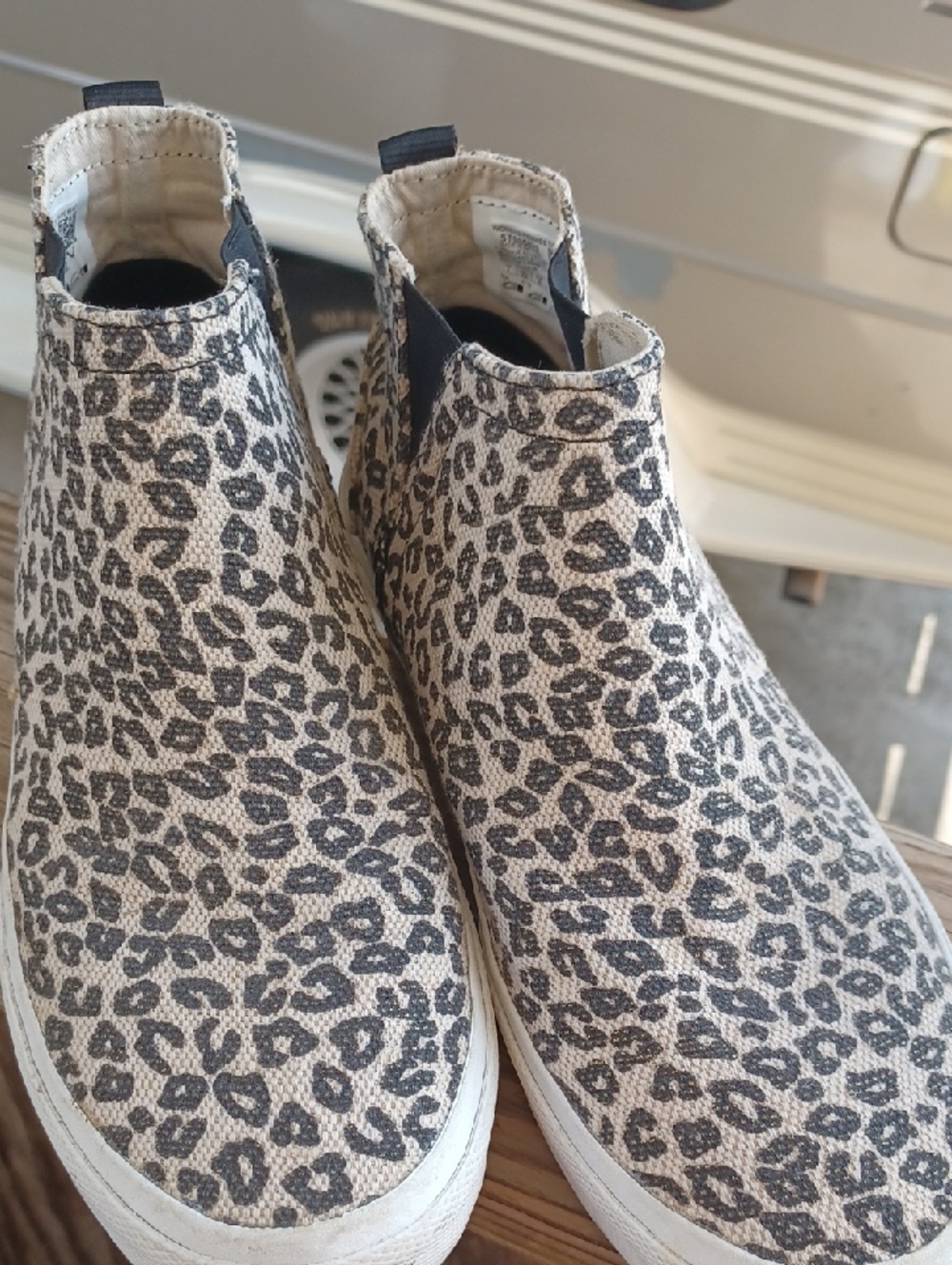 Sperry Pier Wave Cheetah Print Canvas Slip on Ankle Sneakers Women's Size 9